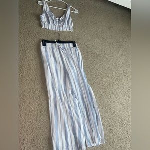cute set for beach or summer from abercrombie the pants are not too long.